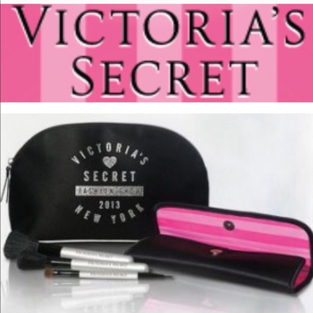 NEW!! Victoria’s Secret Fashion Show Makeup Bag!!